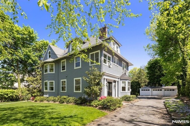 property at 83 Franklin St