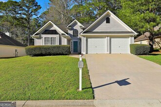 105 Chase Ct in Peachtree City, GA - Building Photo - Building Photo