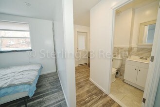 32-77 46th St-Unit -2 in Queens, NY - Building Photo - Building Photo