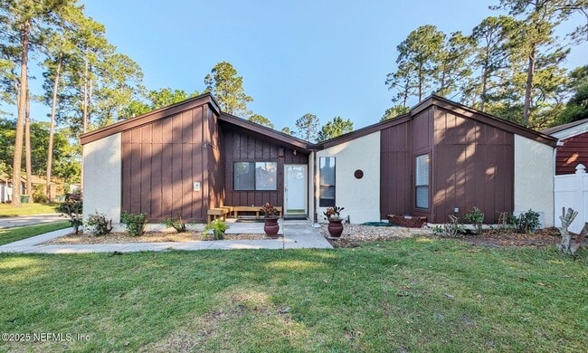 property at 2511 Whispering Woods Blvd