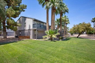 Shoreline at the Lakes in Tempe, AZ - Building Photo - Building Photo