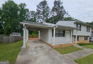 6099 Tina Ln in Rex, GA - Building Photo - Building Photo