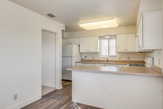 16th Street in Yuma, AZ - Building Photo - Interior Photo