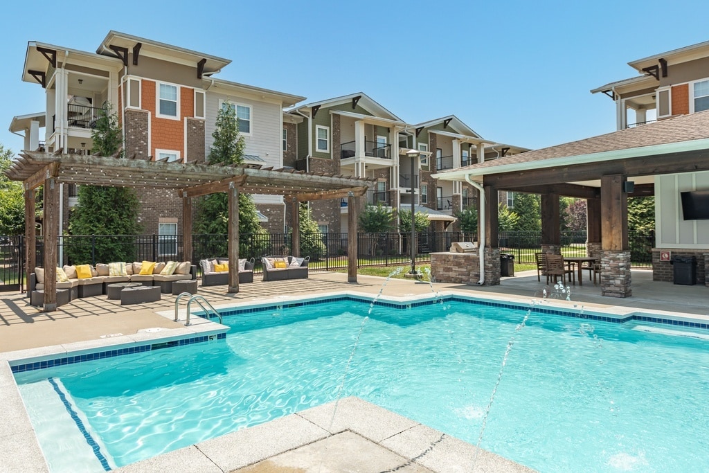 Century Autumn Wood in Murfreesboro, TN - Foto de edificio
