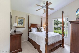 5595 Greenwood Cir in Naples, FL - Building Photo - Building Photo