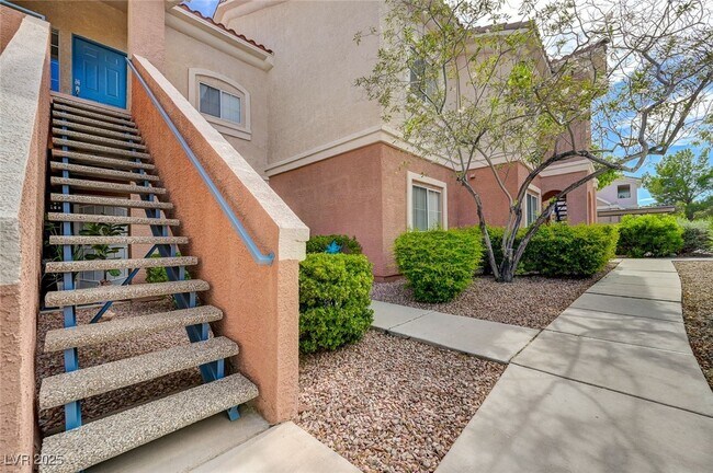 400 Amber Pine St in Las Vegas, NV - Building Photo - Building Photo