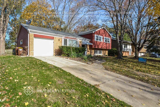 288 Lancaster Dr in Crystal Lake, IL - Building Photo - Building Photo