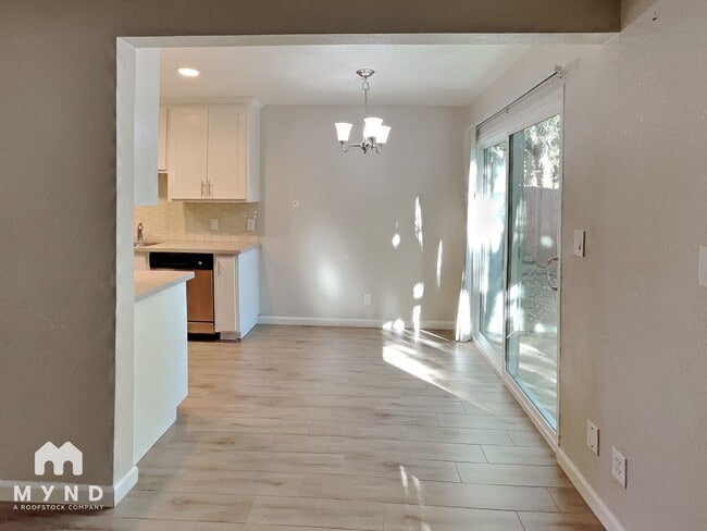 2336 Villanova Cir in Sacramento, CA - Foto de edificio - Building Photo