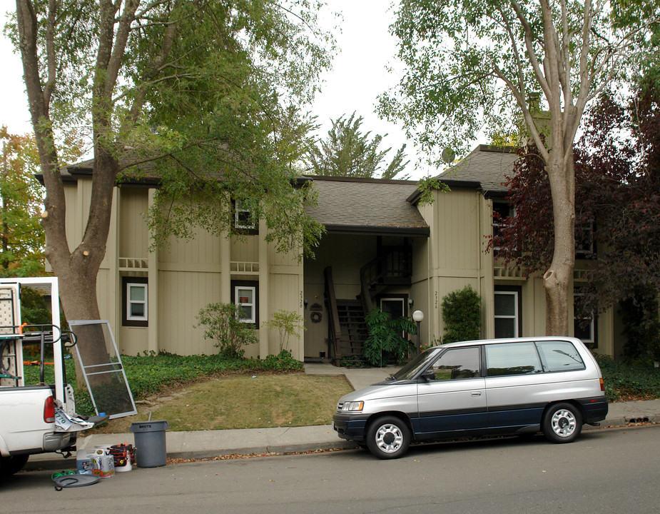 2320 Tachevah Dr in Santa Rosa, CA - Building Photo