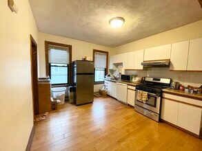 1568 Tremont St, Unit 2 in Boston, MA - Building Photo - Building Photo