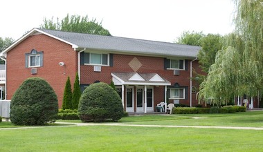 Fairfield Gardens At Port Jefferson in Port Jefferson Station, NY - Building Photo - Building Photo