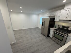 6511 Clybourn Ave in North Hollywood, CA - Building Photo - Building Photo