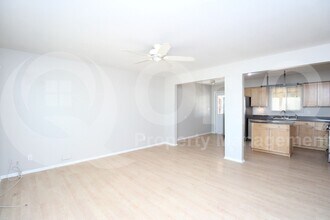 925 W Parkway Blvd in Tempe, AZ - Foto de edificio - Building Photo