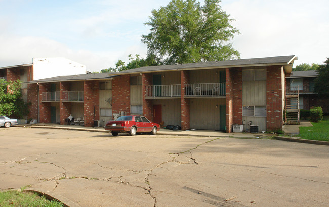 Parktowne Apartments in Jackson, MS - Building Photo - Building Photo