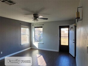 204 Phillips St in Hutto, TX - Building Photo - Building Photo