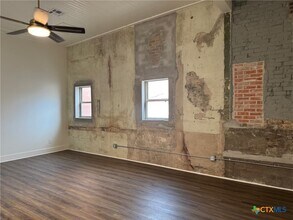 11 S Main St in Temple, TX - Building Photo - Building Photo