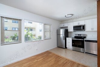 7417 Herschel Ave in San Diego, CA - Building Photo - Building Photo