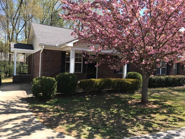 322 Elizabeth Alexandra Cir, Unit 0 in Spartanburg, SC - Foto de edificio - Building Photo