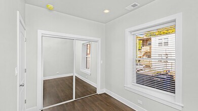 6459 N Glenwood Ave, Unit 2 in Chicago, IL - Building Photo - Building Photo