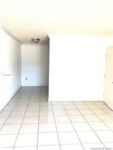 16118 NE 21st Ave-Unit -1 in North Miami Beach, FL - Building Photo - Building Photo