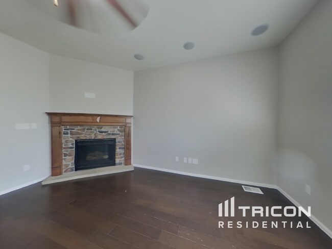 1964 E Osprey Way in Layton, UT - Building Photo - Building Photo