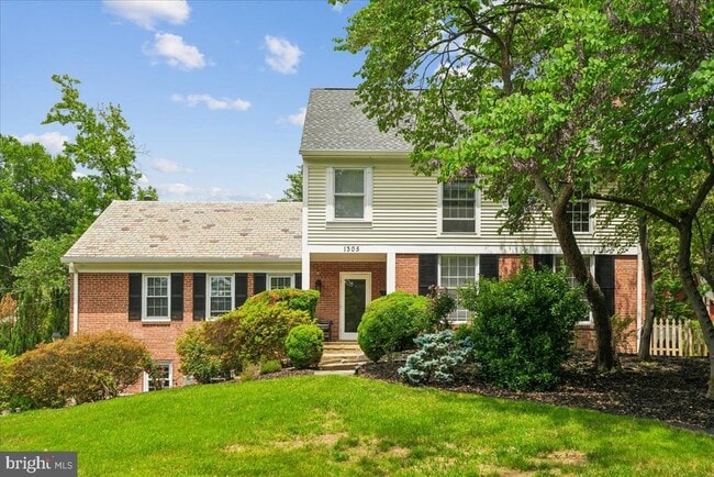 property at 1305 Key Dr