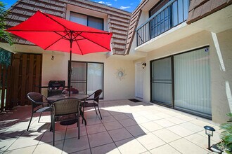 825 Center St in Jupiter, FL - Building Photo - Building Photo