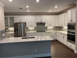 704 Shoal Crk in New Braunfels, TX - Building Photo - Building Photo