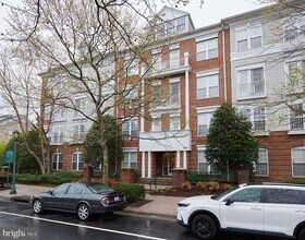 300 King Farm Blvd in Rockville, MD - Building Photo - Building Photo