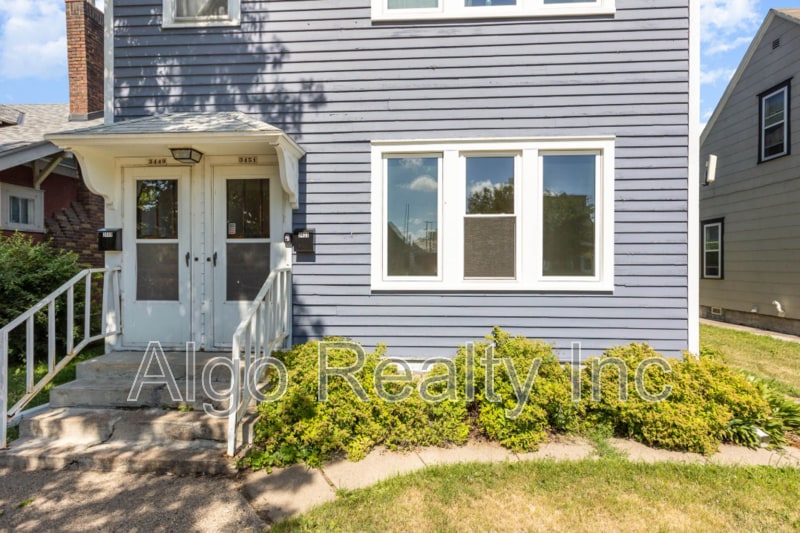 3449 Snelling Ave in Minneapolis, MN - Building Photo