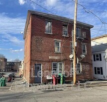 22 Chapel St in Lowell, MA - Building Photo