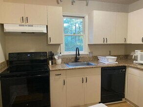 2611 Plantation Rd in Charlotte, NC - Building Photo - Building Photo