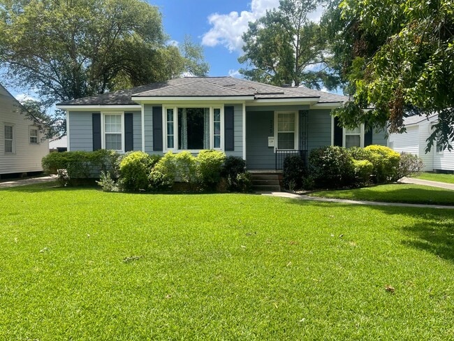 property at 235 Pennsylvania Ave