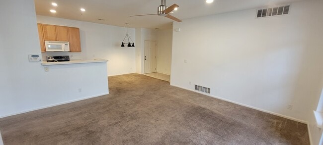 14353 E 1st Dr, Unit 201 in Aurora, CO - Building Photo - Building Photo