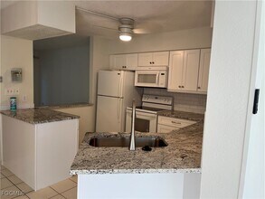 7400 College Pkwy in Ft. Myers, FL - Building Photo - Building Photo