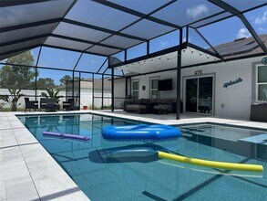 6 Pine Bluff Ln in Palm Coast, FL - Foto de edificio - Building Photo