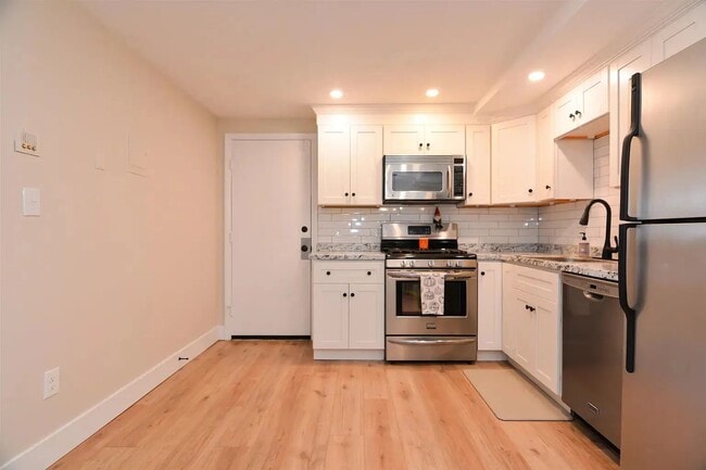 20 Tiffany Rd in Salem, NH - Building Photo - Building Photo