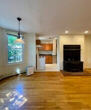 1751 Beacon St in Brookline, MA - Foto de edificio - Building Photo