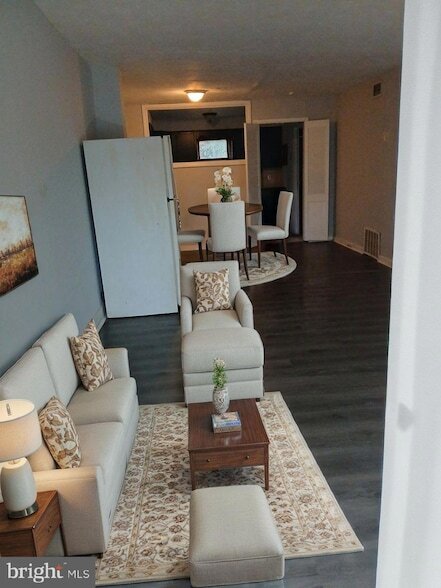 2113 Church Ln in Philadelphia, PA - Building Photo