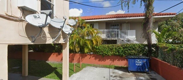 3186 W Flagler St in Miami, FL - Building Photo