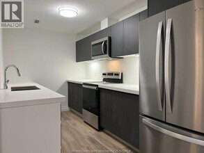 3340 Stella Crescent in Windsor, ON - Building Photo - Building Photo