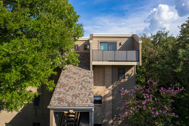 Spring Hollow Condos in Austin, TX - Building Photo - Building Photo