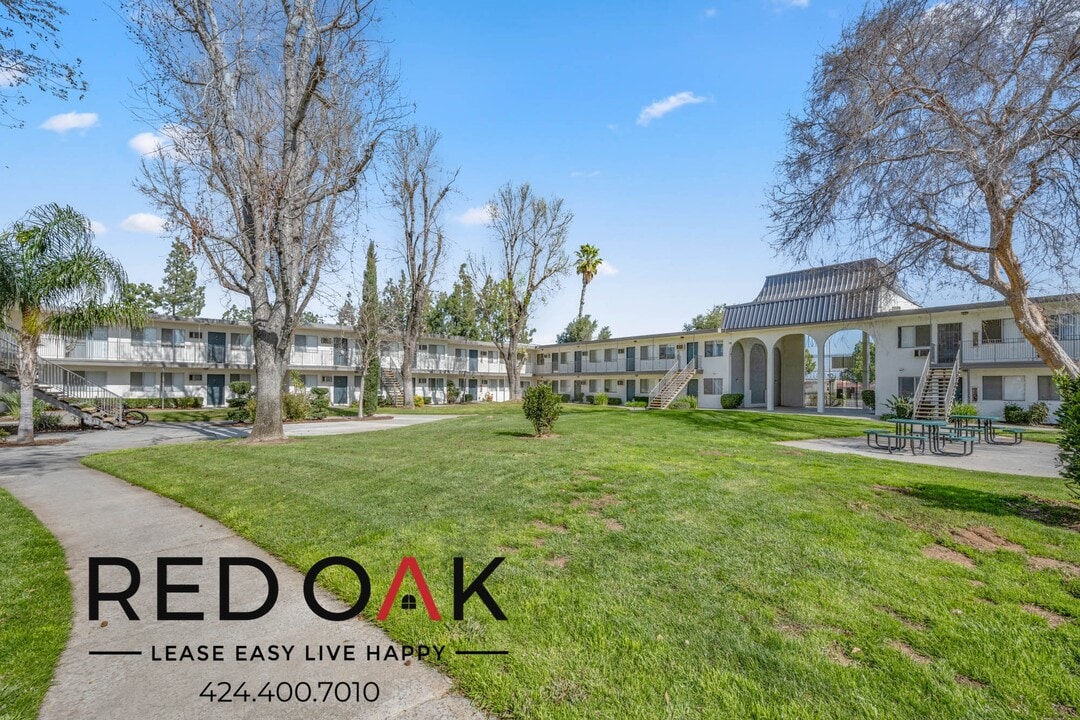 13325 Heacock St in Moreno Valley, CA - Building Photo