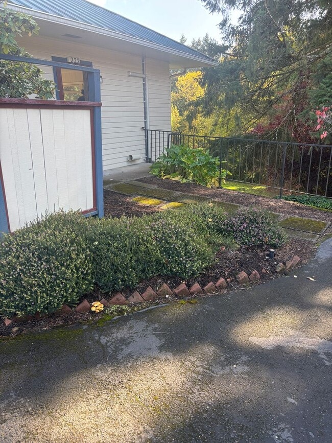 222 SE Ford St in McMinnville, OR - Building Photo - Building Photo