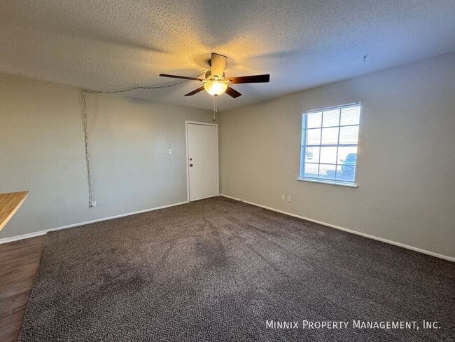 1600 Yonkers St in Plainview, TX - Foto de edificio - Building Photo