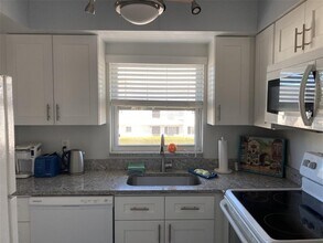 304 47th Ave Dr W in Bradenton, FL - Building Photo - Building Photo