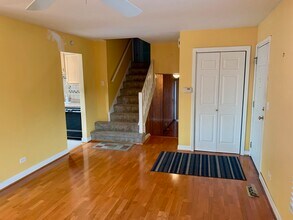 156 Brookside Dr in Glendale Heights, IL - Building Photo - Building Photo