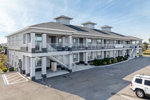 746 SW 8th Ter in Cape Coral, FL - Building Photo