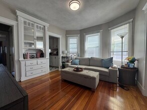 151 Middlesex Ave in Medford, MA - Foto de edificio - Building Photo