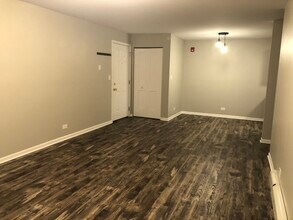 9954 S 84th Terrace in Palos Hills, IL - Building Photo - Building Photo
